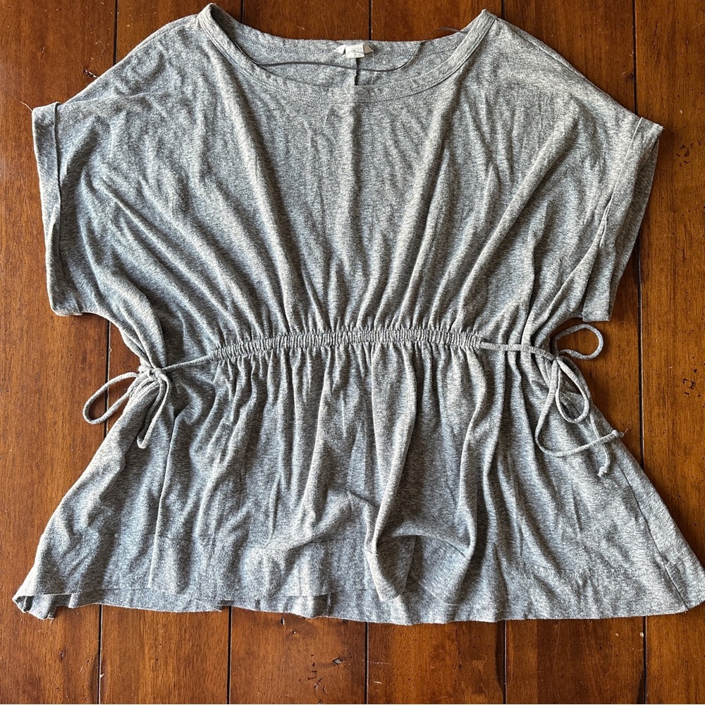 Caslon Gray Short Sleeve Tee